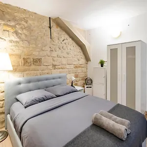Appartement Entre Opéra Et Montmartre
