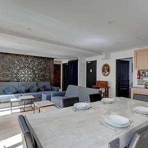 303 Simha - Superbe A París