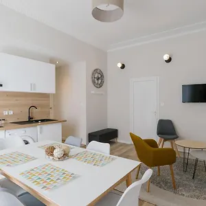 Flat Saint Charles France